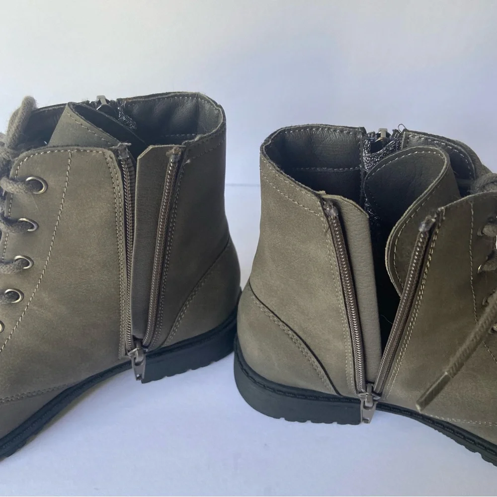New Mia Girl Casual Boots little girl size 2